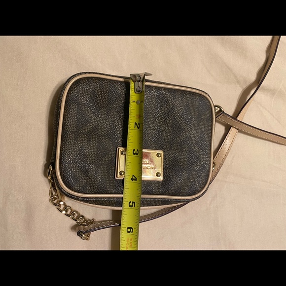 Michael Kors monogram crossbody bag - Picture 3 of 5